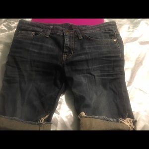 Gap size 6 Shorts.